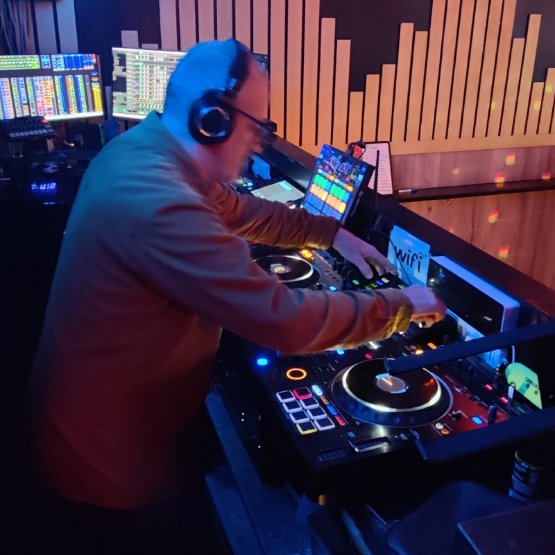 Cosmic Turtle DJing at Cosmic Kitchen, 2026